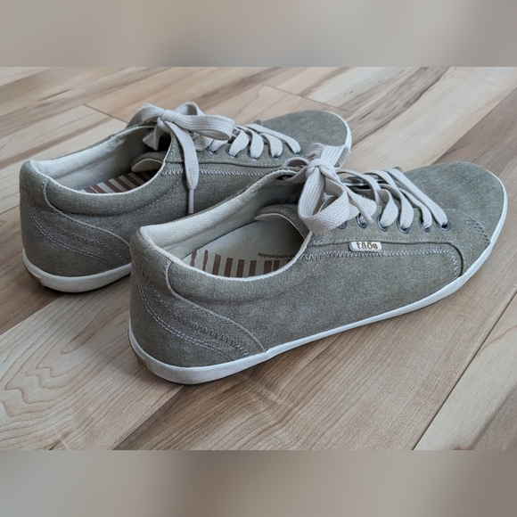 TAOS Sneakers Star Size 11 EUC - Picture 3 of 6